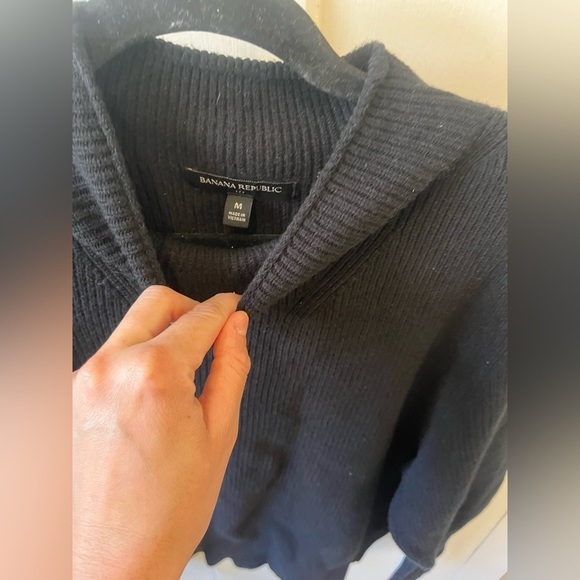 Banana Republic Black Knot Mock neck sweater Medium - Picture 3 of 6